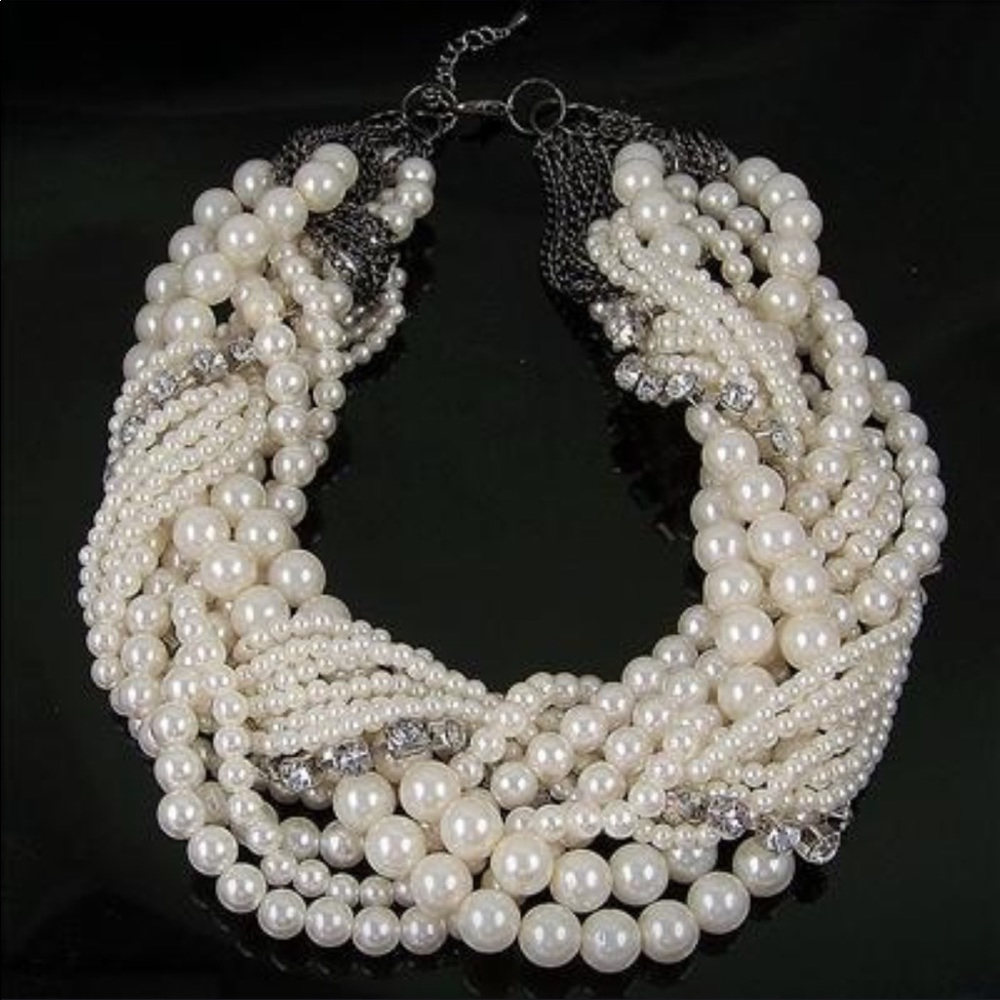 White Pearl and Chain Necklace